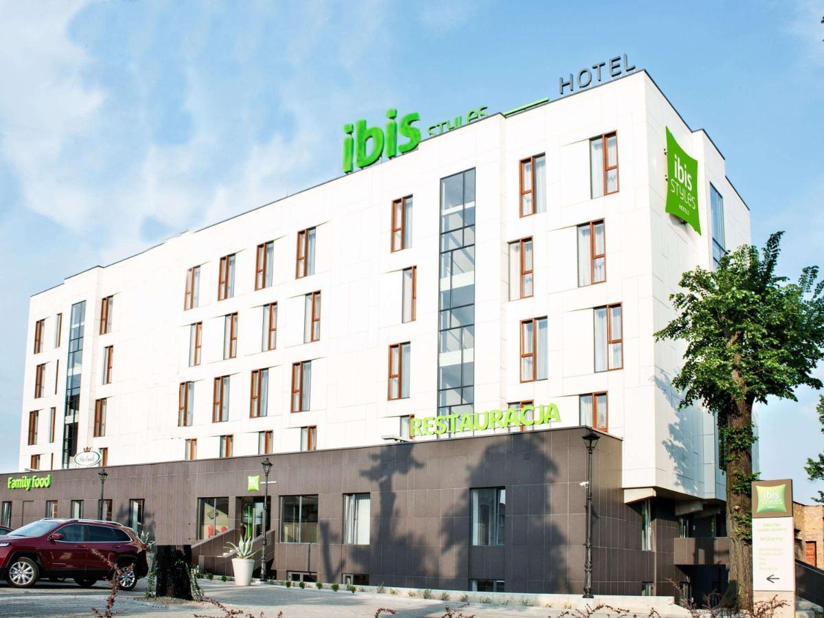 Ibis Styles Gniezno Stare Miasto Exterior foto