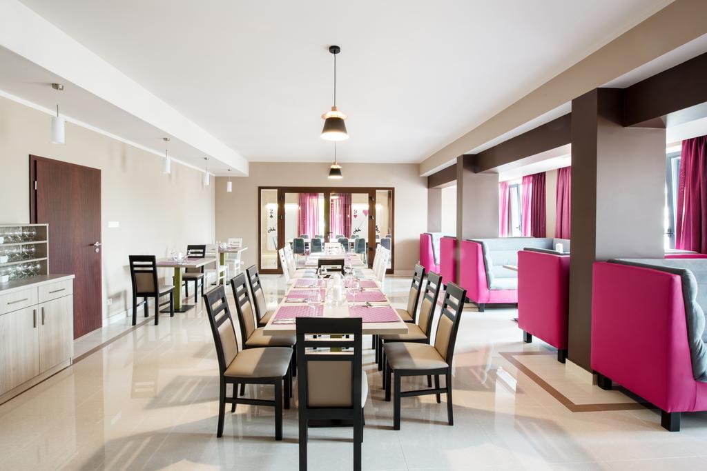 Ibis Styles Gniezno Stare Miasto Exterior foto