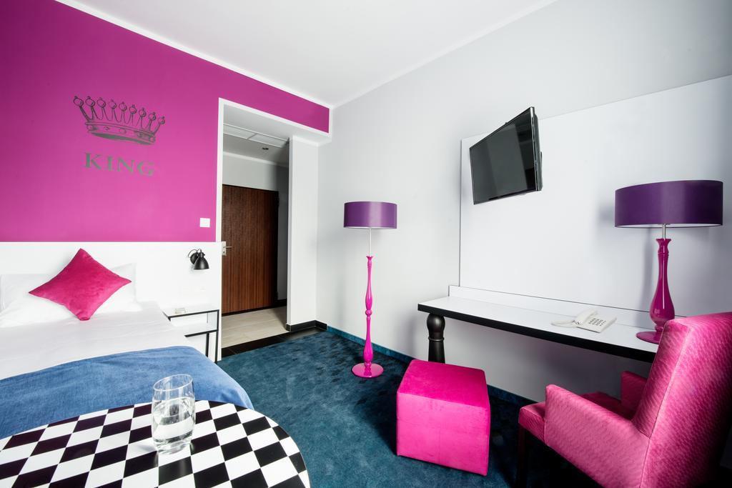 Ibis Styles Gniezno Stare Miasto Exterior foto