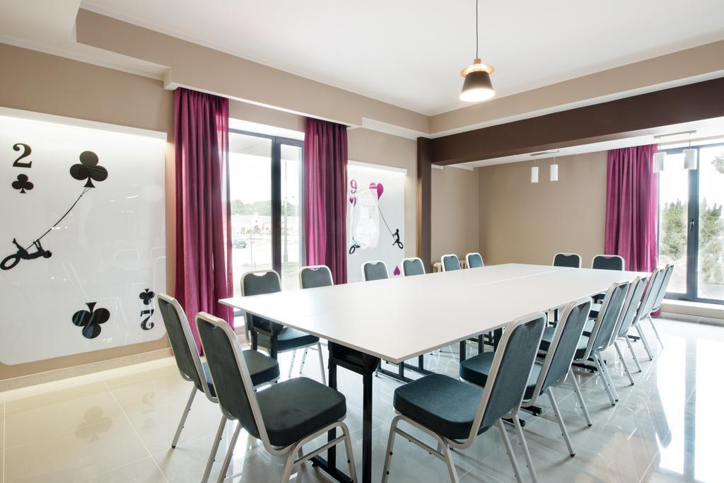 Ibis Styles Gniezno Stare Miasto Exterior foto