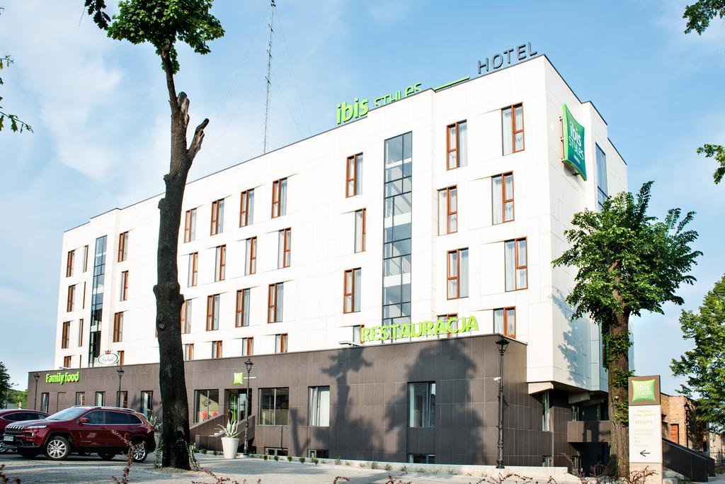 Ibis Styles Gniezno Stare Miasto Exterior foto