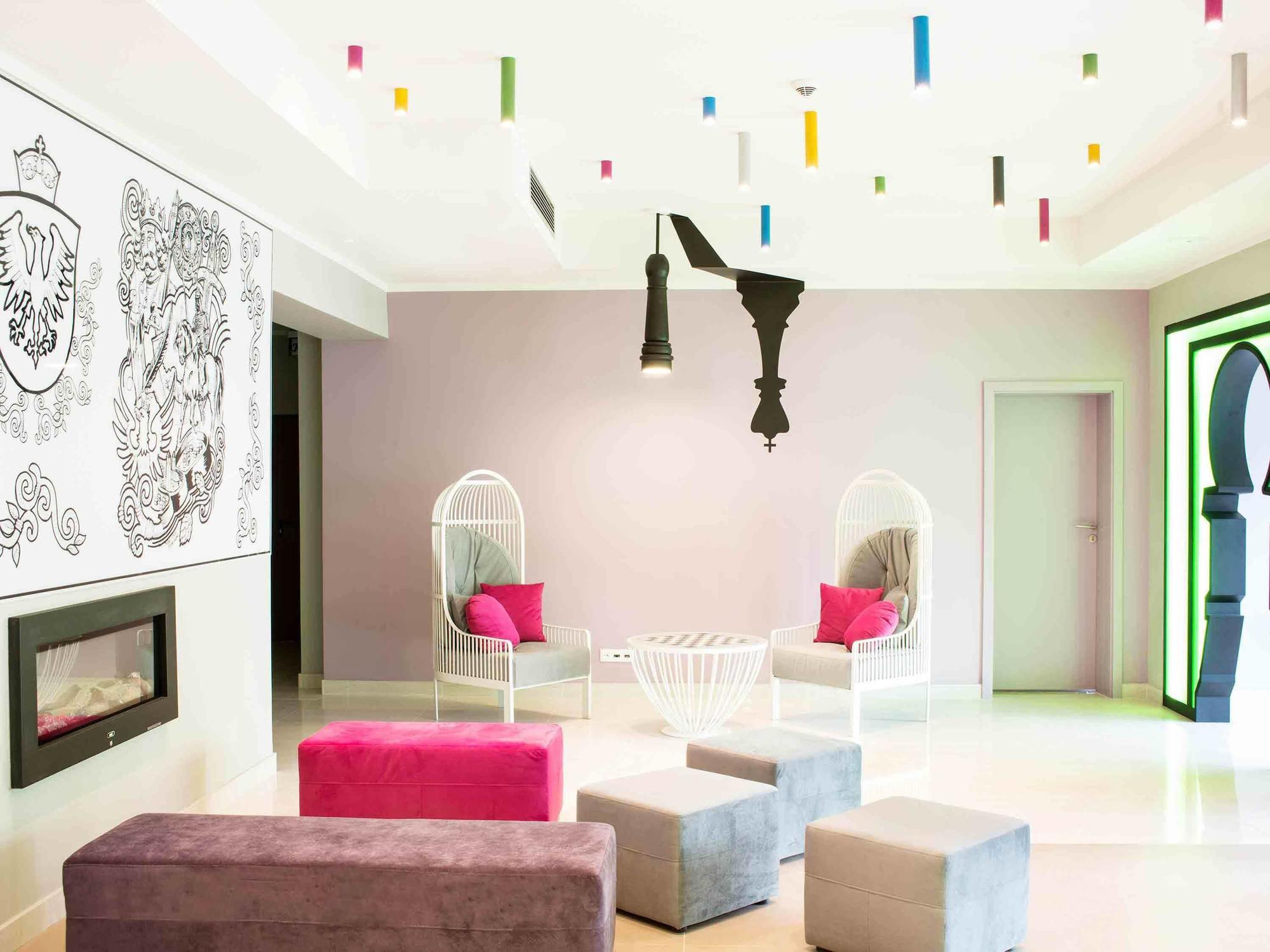 Ibis Styles Gniezno Stare Miasto Exterior foto